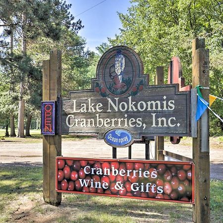 Simple Cranberry And Wine Farm Home With Fire Pit! Eagle River Εξωτερικό φωτογραφία