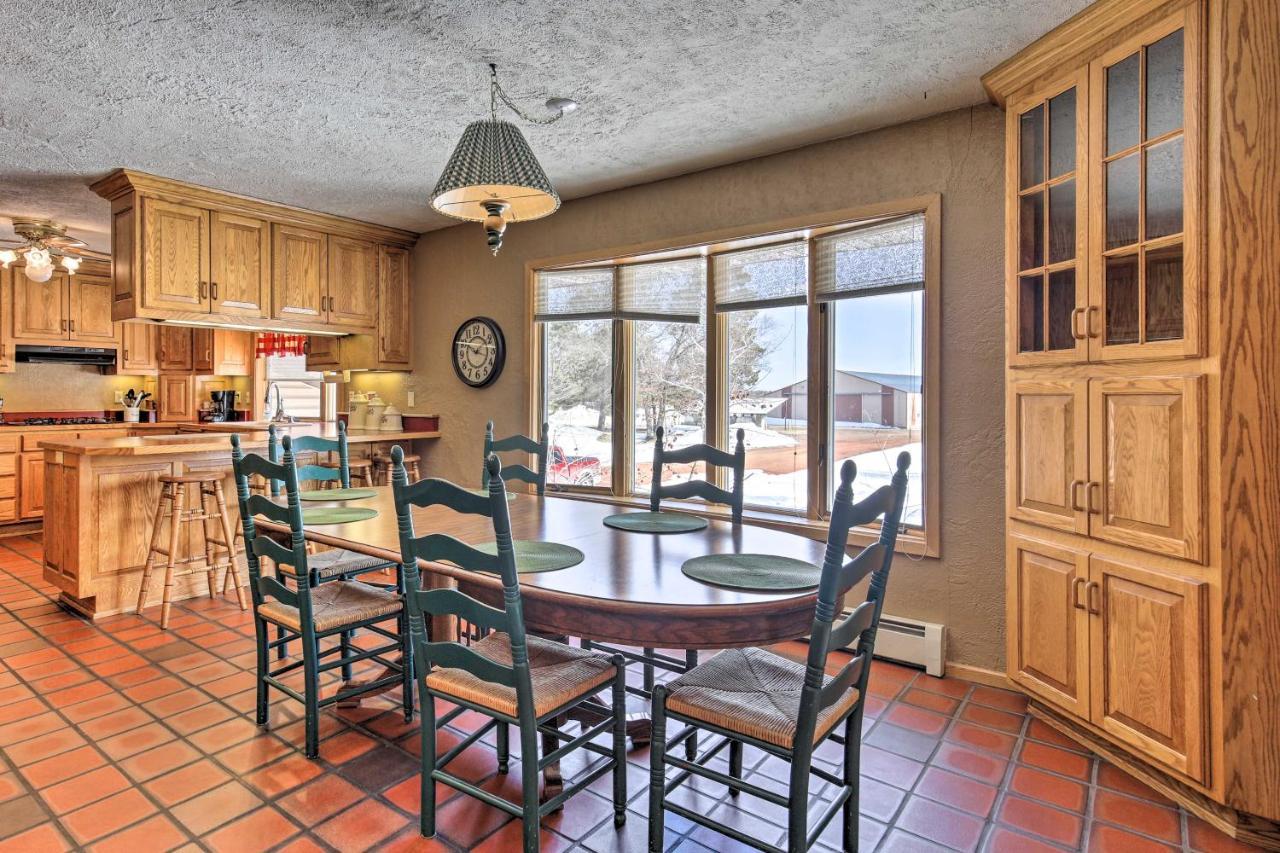 Simple Cranberry And Wine Farm Home With Fire Pit! Eagle River Εξωτερικό φωτογραφία